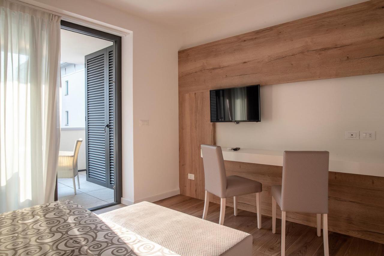 Aparthotel Miramare Grado Exterior photo